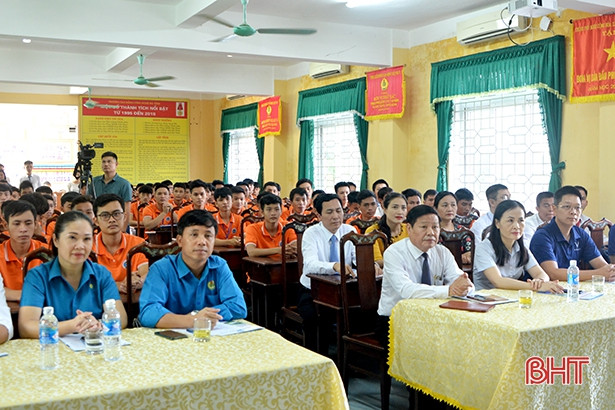 VinFast hợp tác đào tạo ngành cơ điện và công nghệ ô tô tại Hà Tĩnh