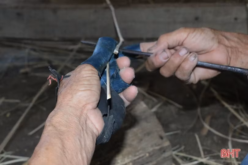 Hơn 40 năm giữ nghề đan kiềng ở Hà Tĩnh