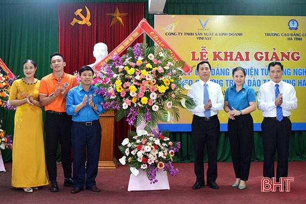 VinFast hợp tác đào tạo ngành cơ điện và công nghệ ô tô tại Hà Tĩnh