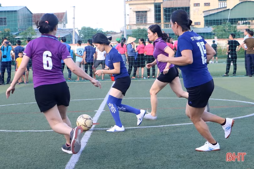 Khởi tranh Giải Bóng đá nữ thành phố Hà Tĩnh