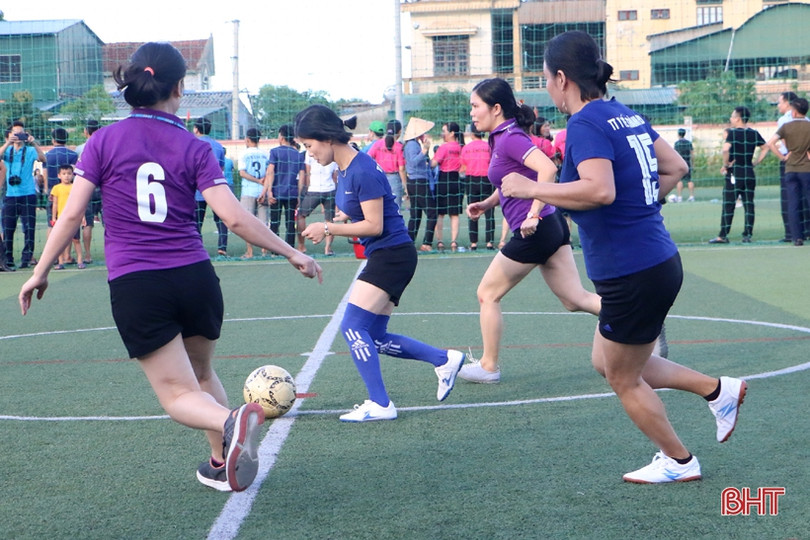 Khởi tranh Giải Bóng đá nữ thành phố Hà Tĩnh