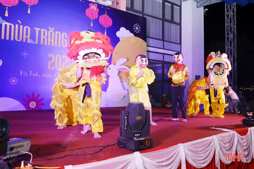 Đẹp mắt những mâm cỗ trung thu trong “Mùa trăng sum vầy” Trường Albert Einstein