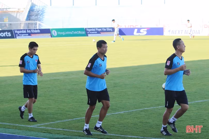 Quảng Nam làm quen sân, chuẩn bị cho trận gặp chủ nhà Hồng Lĩnh Hà Tĩnh