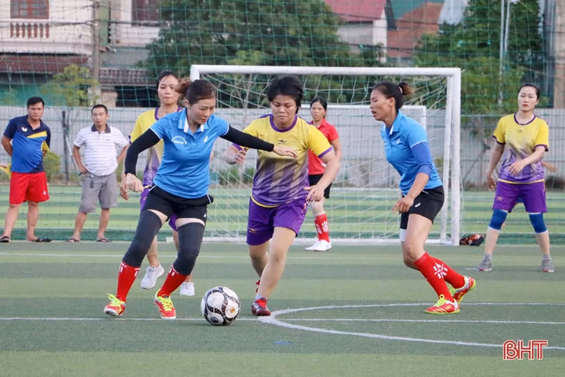 Khởi tranh Giải Bóng đá nữ thành phố Hà Tĩnh