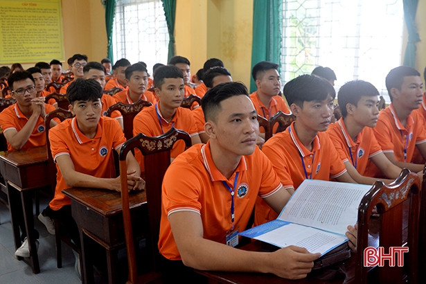 VinFast hợp tác đào tạo ngành cơ điện và công nghệ ô tô tại Hà Tĩnh