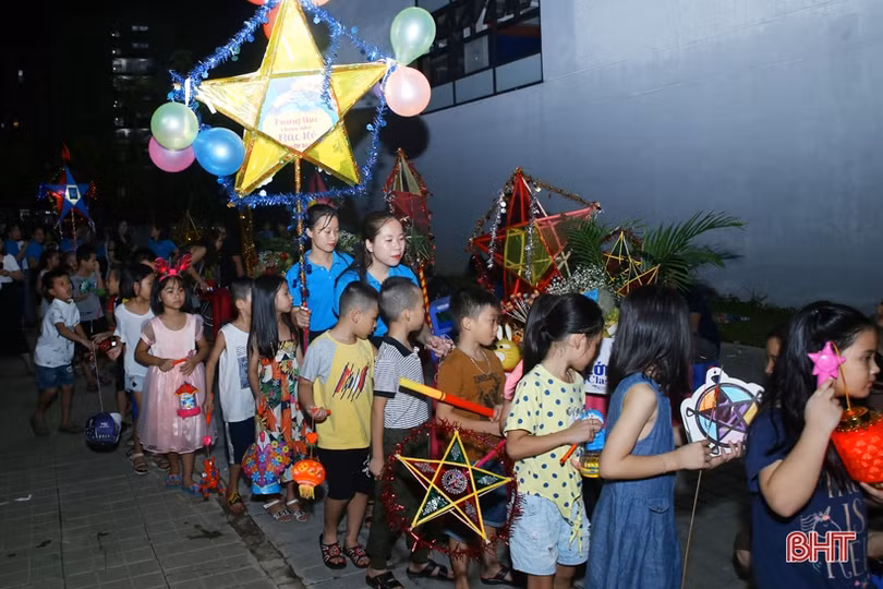 Đẹp mắt những mâm cỗ trung thu trong “Mùa trăng sum vầy” Trường Albert Einstein