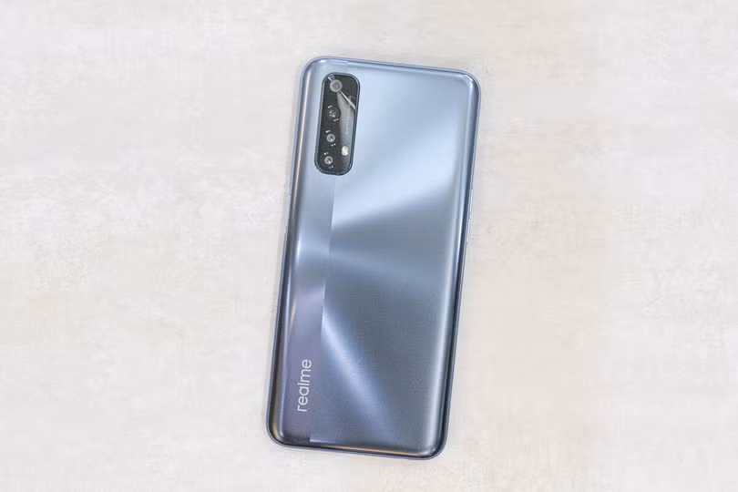 6 smartphone đáng chú ý bán trong tháng 10