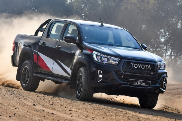 Toyota Hilux sẽ có bản hiệu suất cao cạnh tranh với Ford Ranger Raptor