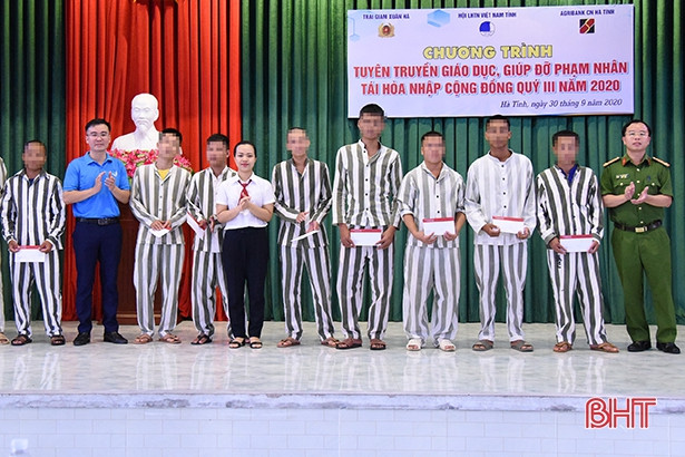 Phổ biến pháp luật, thông tin việc làm cho gần 200 phạm nhân ở Trạm giam Xuân Hà