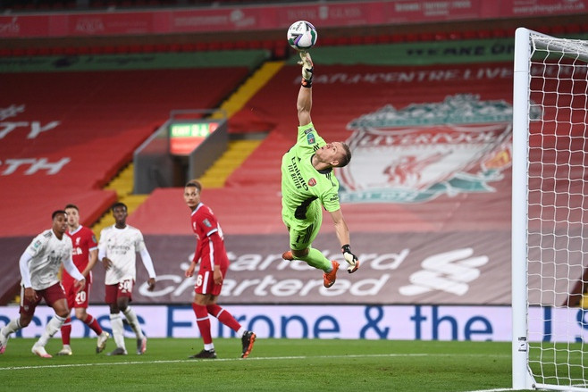 Arsenal lại thắng Liverpool trên chấm luân lưu