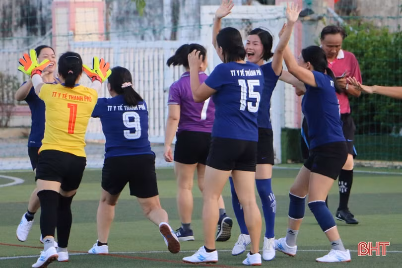 Khởi tranh Giải Bóng đá nữ thành phố Hà Tĩnh