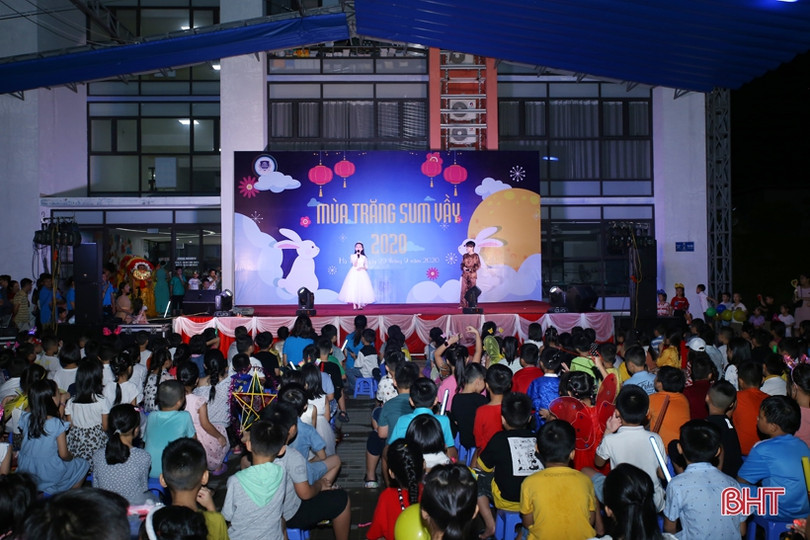 Đẹp mắt những mâm cỗ trung thu trong “Mùa trăng sum vầy” Trường Albert Einstein