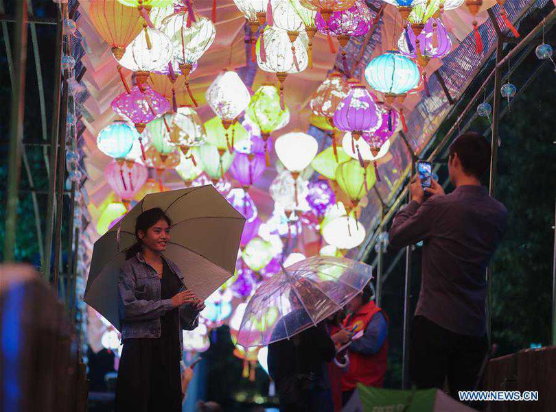 Sắc màu Tết Trung thu ở nhiều quốc gia châu Á