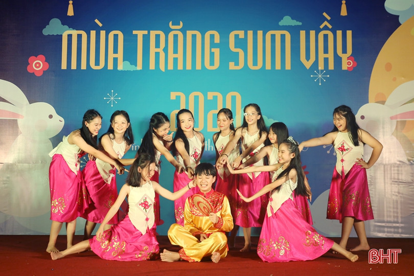 Đẹp mắt những mâm cỗ trung thu trong “Mùa trăng sum vầy” Trường Albert Einstein