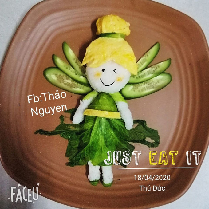 Mẹ “vẽ tranh” trên đĩa cơm cho con gái 2 tuổi