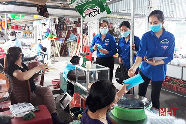 80 đội tình nguyện Hà Tĩnh tích cực vào cuộc phòng, chống dịch Covid-19