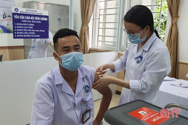 Hà Tĩnh đã có 8.509 người được tiêm vắc xin phòng Covid-19