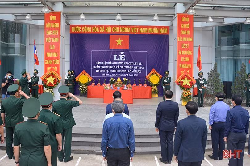Hà Tĩnh tổ chức đón nhận hài cốt liệt sỹ quân tình nguyện và chuyên gia Việt Nam hy sinh tại Lào về nước