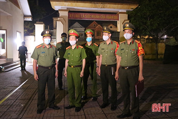 Lực lượng công an vùng dịch ở Hà Tĩnh cần thực hiện tốt nhiệm vụ “kép”