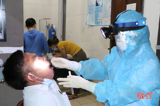 23 trường hợp F1 với 2 ca bệnh Covid-19 ở Hà Tĩnh có kết quả xét nghiệm âm tính lần 1