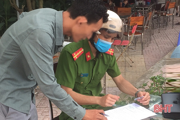 Xử phạt 66 người ở Nghi Xuân, Can Lộc không đeo khẩu trang nơi công cộng