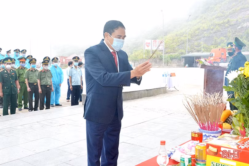 Hà Tĩnh tổ chức đón nhận hài cốt liệt sỹ quân tình nguyện và chuyên gia Việt Nam hy sinh tại Lào về nước