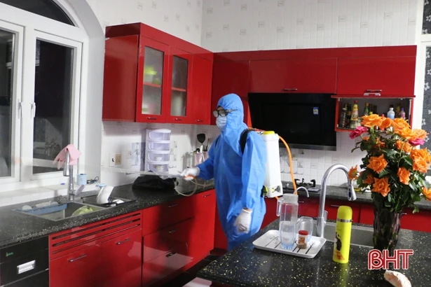 Hà Tĩnh thiết lập 15 chốt ngăn dịch lây lan tại 2 xã có ca dương tính với Covid-19