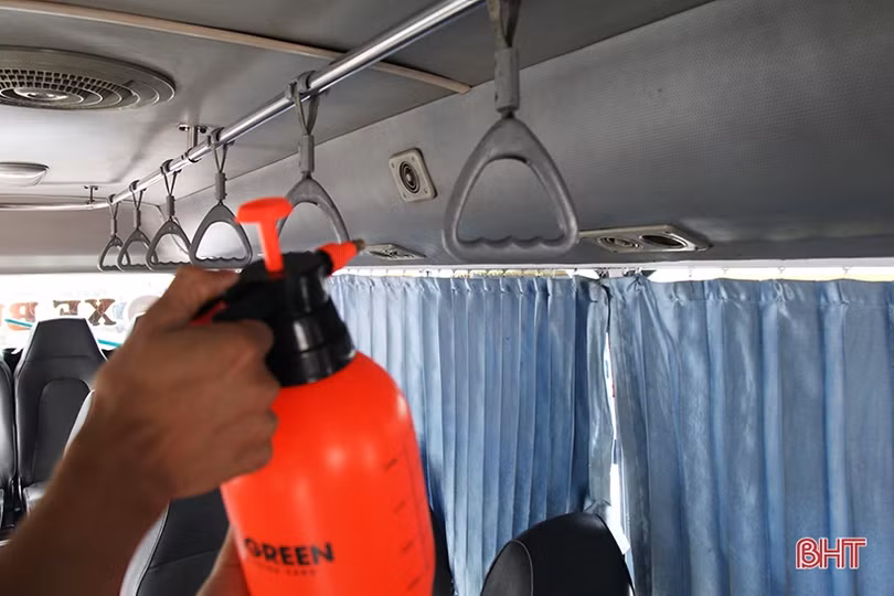 Hà Tĩnh: Siết chặt biện pháp phòng dịch Covid-19 trên xe buýt