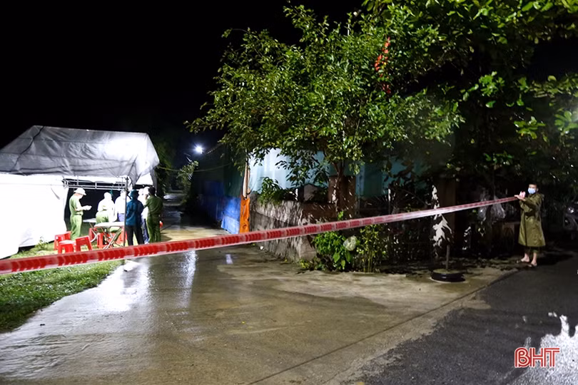 Công an Thạch Hà trắng đêm chống dịch