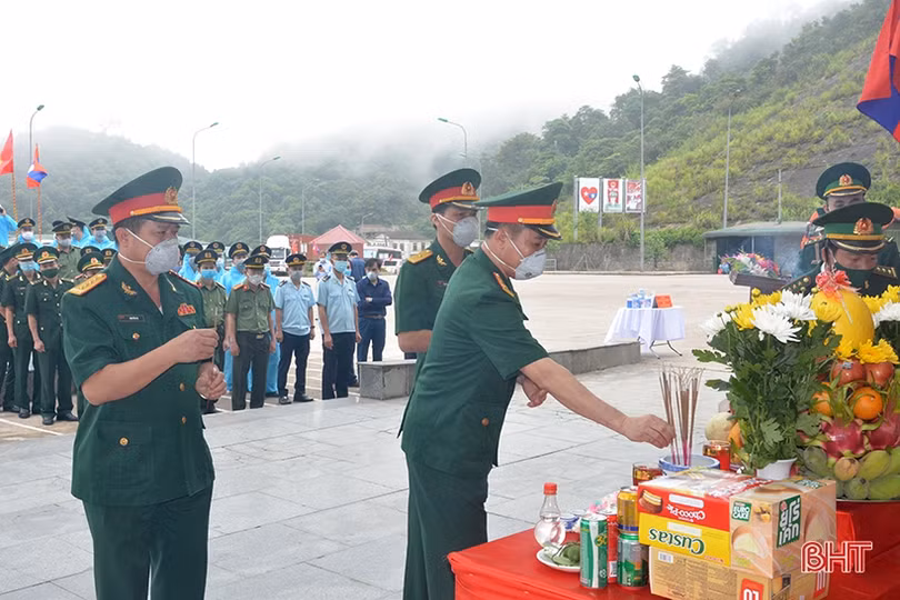 Hà Tĩnh tổ chức đón nhận hài cốt liệt sỹ quân tình nguyện và chuyên gia Việt Nam hy sinh tại Lào về nước
