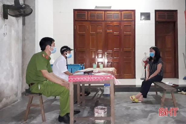 Công an Thạch Hà trắng đêm chống dịch