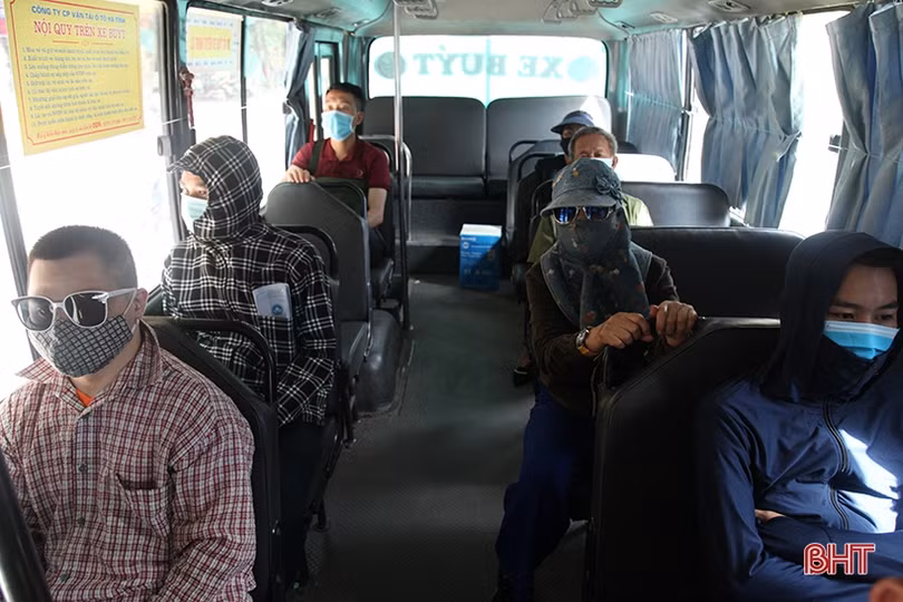 Hà Tĩnh: Siết chặt biện pháp phòng dịch Covid-19 trên xe buýt