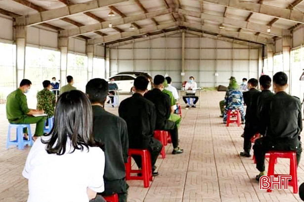 Tất cả cán bộ làm việc tại Cửa khẩu quốc tế Cầu Treo âm tính lần 1 với virus SARS-CoV-2