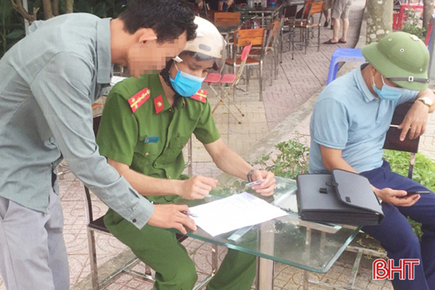 Hà Tĩnh: Xử phạt 12 người không đeo khẩu trang nơi công cộng ảnh 5 Hà Tĩnh: Xử phạt 12 người không đeo khẩu trang nơi công cộng