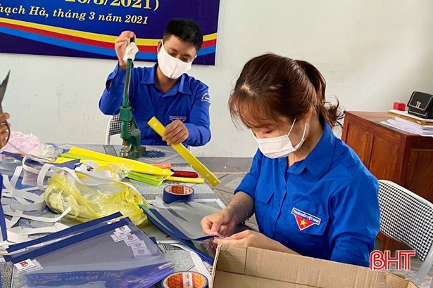 Nhiều phần quà gửi đến các lực lượng tuyến đầu “tâm dịch” Hà Tĩnh