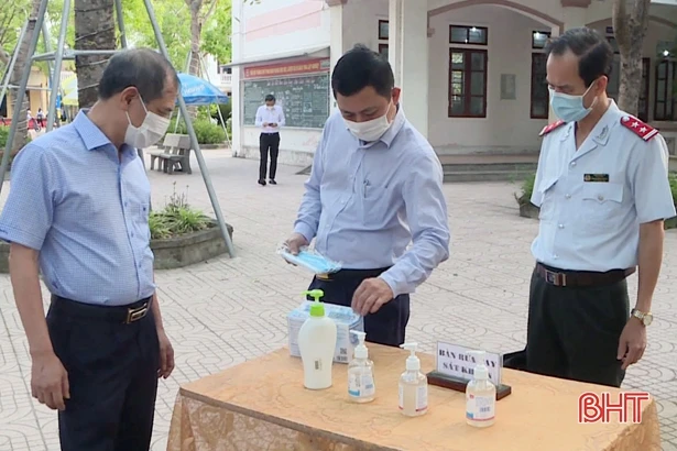 TP Hà Tĩnh, Thạch Hà cần tăng cường truyền thông, lập đoàn kiểm tra phòng dịch Covid-19