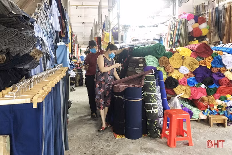 Phòng dịch Covid-19 trong kinh doanh, dịch vụ ở TP Hà Tĩnh: Nơi cảnh giác, chỗ lơ là!