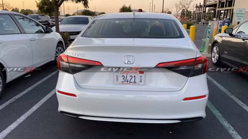 Honda Civic thế hệ mới lộ ảnh trên đường phố