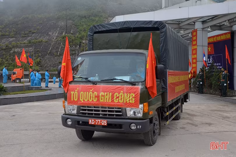 Hà Tĩnh tổ chức đón nhận hài cốt liệt sỹ quân tình nguyện và chuyên gia Việt Nam hy sinh tại Lào về nước