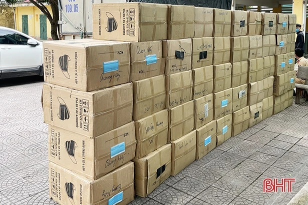 Hà Tĩnh: Bắt giữ xe tải chở 122.500 khẩu trang không rõ nguồn gốc xuất xứ