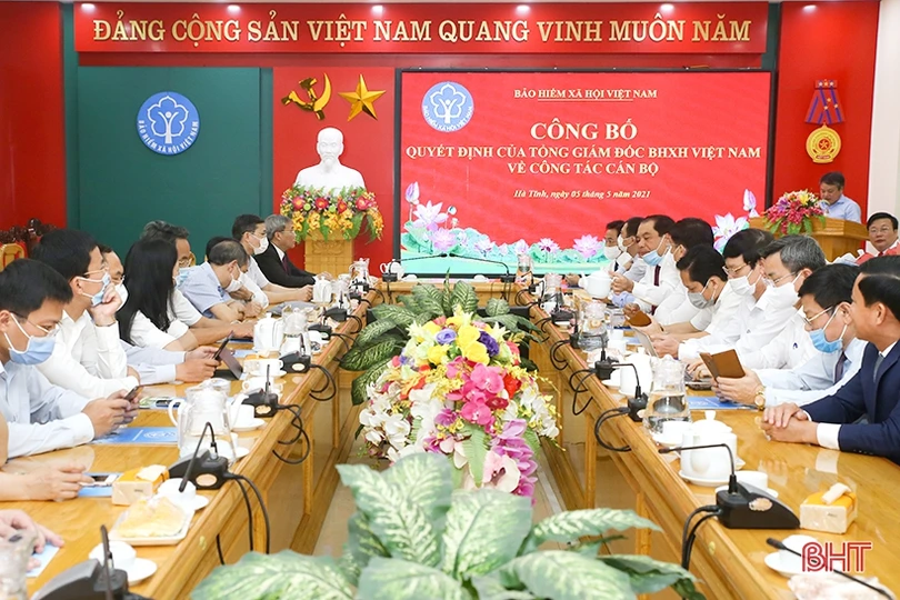 Công bố quyết định bổ nhiệm Giám đốc Bảo hiểm Xã hội Hà Tĩnh