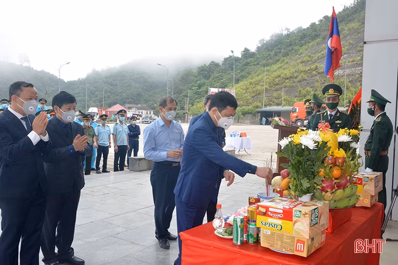 Hà Tĩnh tổ chức đón nhận hài cốt liệt sỹ quân tình nguyện và chuyên gia Việt Nam hy sinh tại Lào về nước