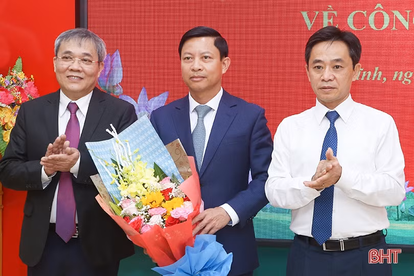 Công bố quyết định bổ nhiệm Giám đốc Bảo hiểm Xã hội Hà Tĩnh