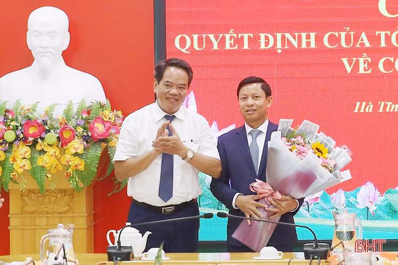 Công bố quyết định bổ nhiệm Giám đốc Bảo hiểm Xã hội Hà Tĩnh