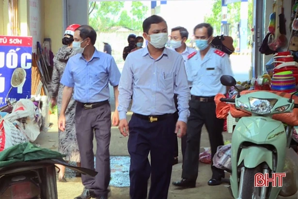 TP Hà Tĩnh, Thạch Hà cần tăng cường truyền thông, lập đoàn kiểm tra phòng dịch Covid-19