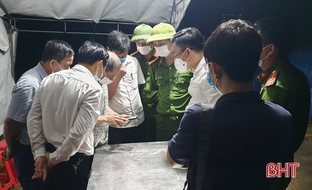 Công an Thạch Hà trắng đêm chống dịch