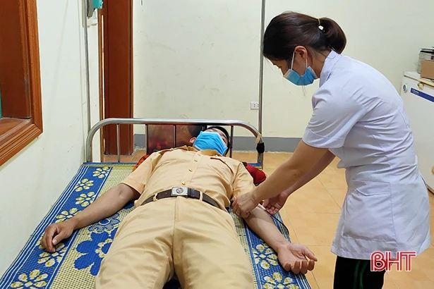 4 cán bộ, đoàn viên, công an ở Hương Khê kịp thời hiến máu cứu người