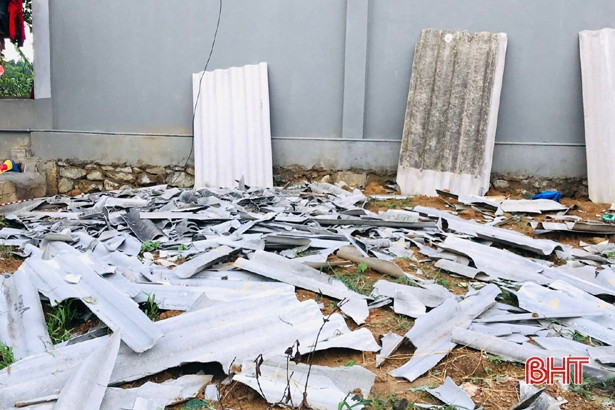 Lốc xoáy làm tốc 171 mái nhà, công trình ở huyện miền núi Hà Tĩnh