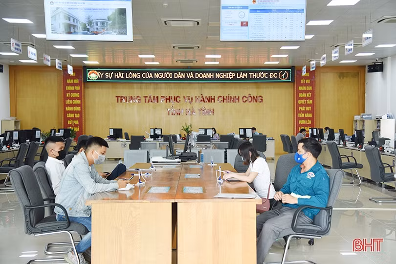 Các cơ quan, đơn vị ở Hà Tĩnh nâng cấp độ phòng dịch, chung tay thực hiện “mục tiêu kép”
