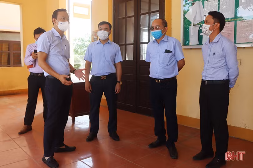 Cẩm Xuyên cần tập trung cao, đảm bảo thành công bầu cử và phòng chống dịch Covid-19